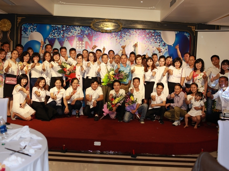 Vệ Sinh Công Nghiệp | Xử Lý Chống Thấm | Lau Kính Nhà Cao Tầng Nhuận Phát