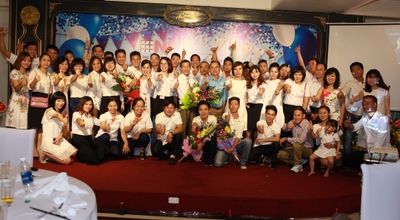 Vệ Sinh Công Nghiệp | Xử Lý Chống Thấm | Lau Kính Nhà Cao Tầng Nhuận Phát