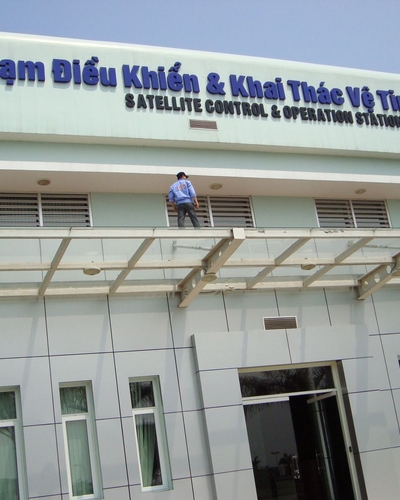 Xử lý chống thấm ngoài tòa nhà trạm điều khiển và khai thác vệ tinh vinasat