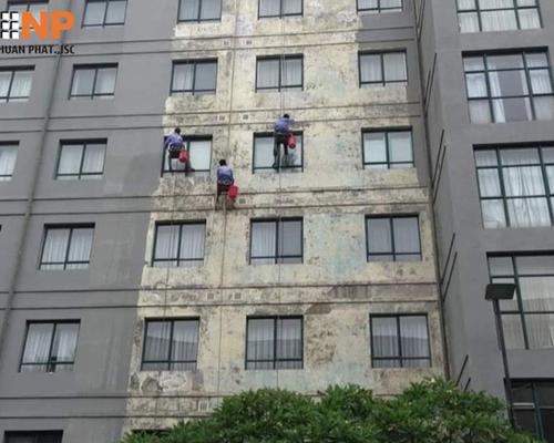 Giải pháp chống thấm mùa mưa nhanh chóng, hiệu quả cho chung cư