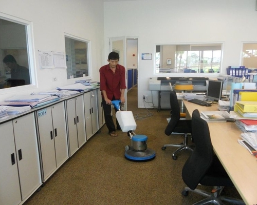 Dịch vụ vệ sinh văn phòng chuyên nghiệp hiện đại