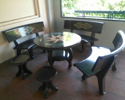 Dịch vụ vệ sinh bàn ghế đá tốt nhất hiện nay