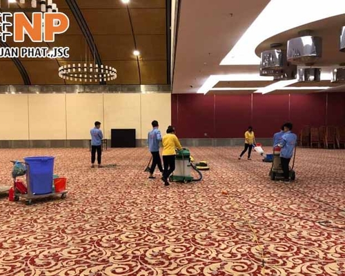 Tại sao phải giặt thảm văn phòng thường xuyên